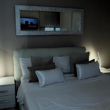 Entire Apartment , 2 Bedrooms Newly Remodeled Center Sitges Barcelona Exterior foto
