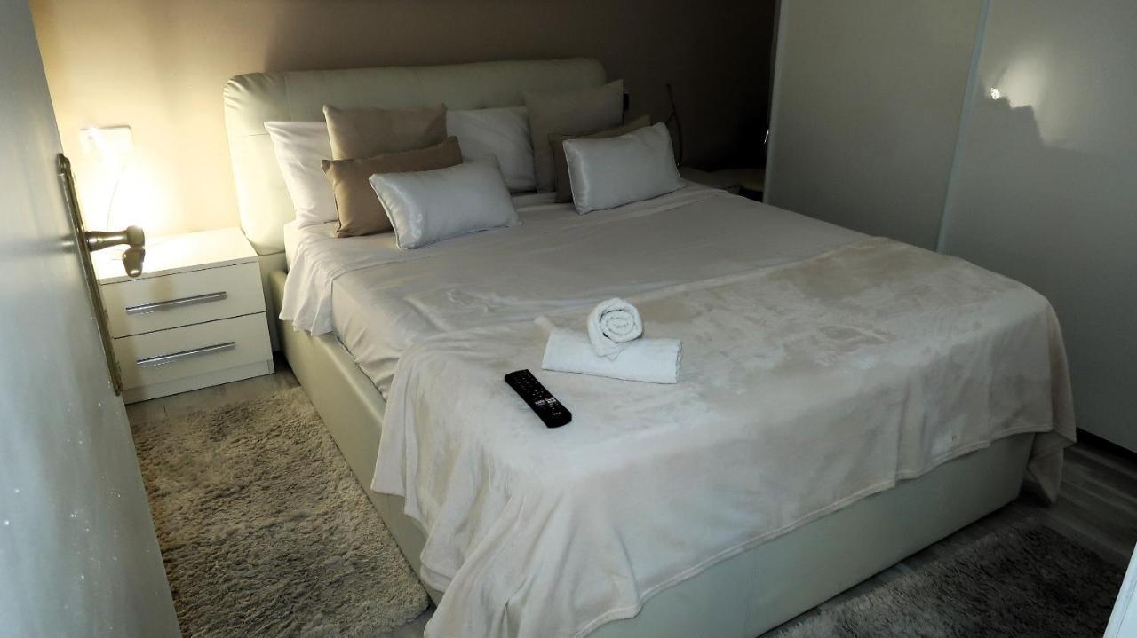 Entire Apartment , 2 Bedrooms Newly Remodeled Center Sitges Barcelona Exterior foto
