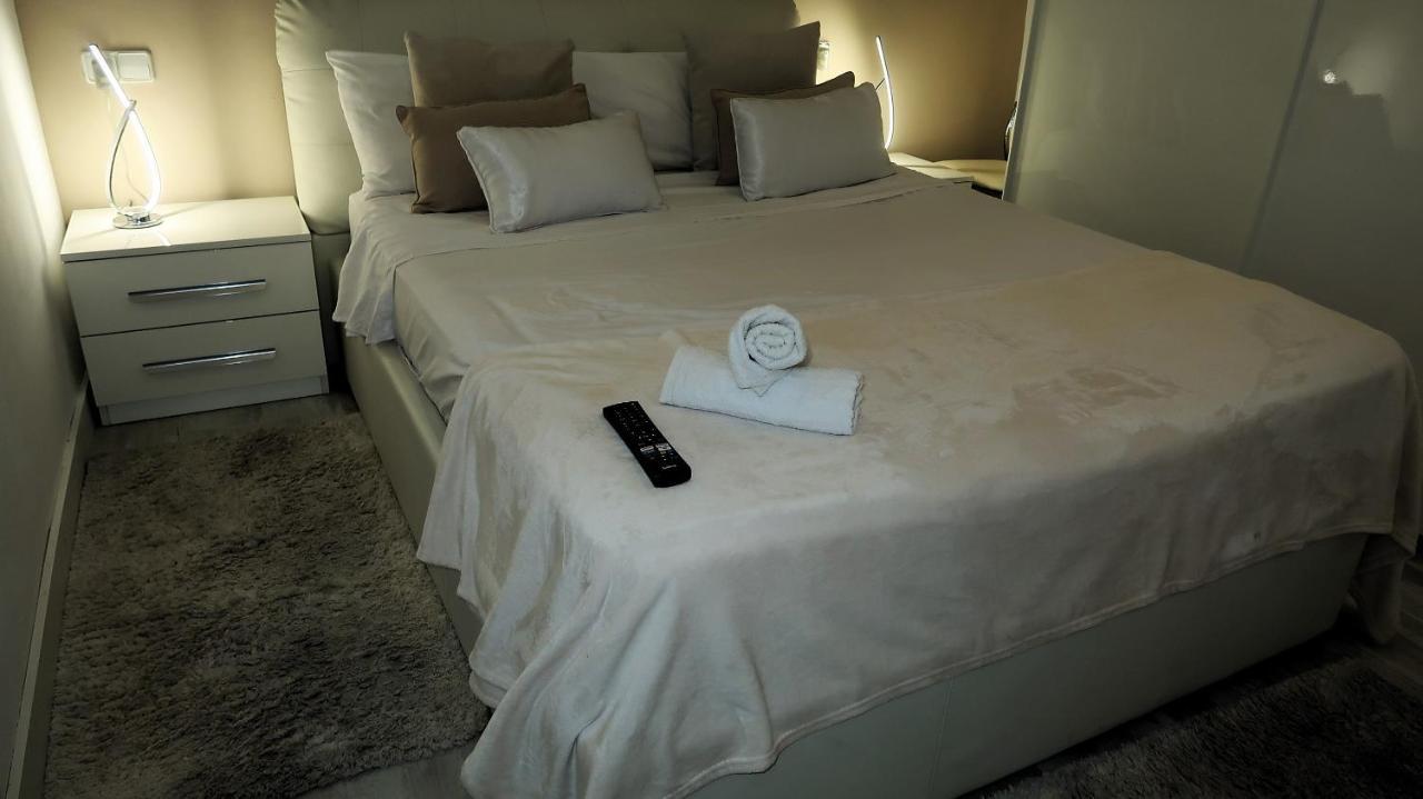 Entire Apartment , 2 Bedrooms Newly Remodeled Center Sitges Barcelona Exterior foto