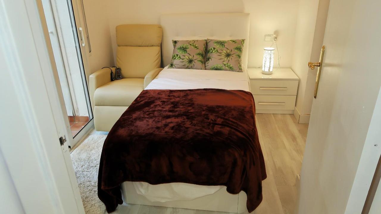 Entire Apartment , 2 Bedrooms Newly Remodeled Center Sitges Barcelona Exterior foto